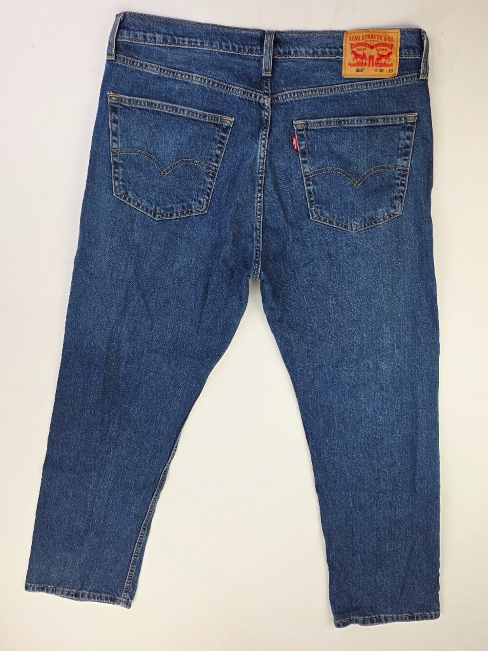 Levi's 505 Mens Size 36X30 Blue Denim 5 Pocket Logo Tag Jeans